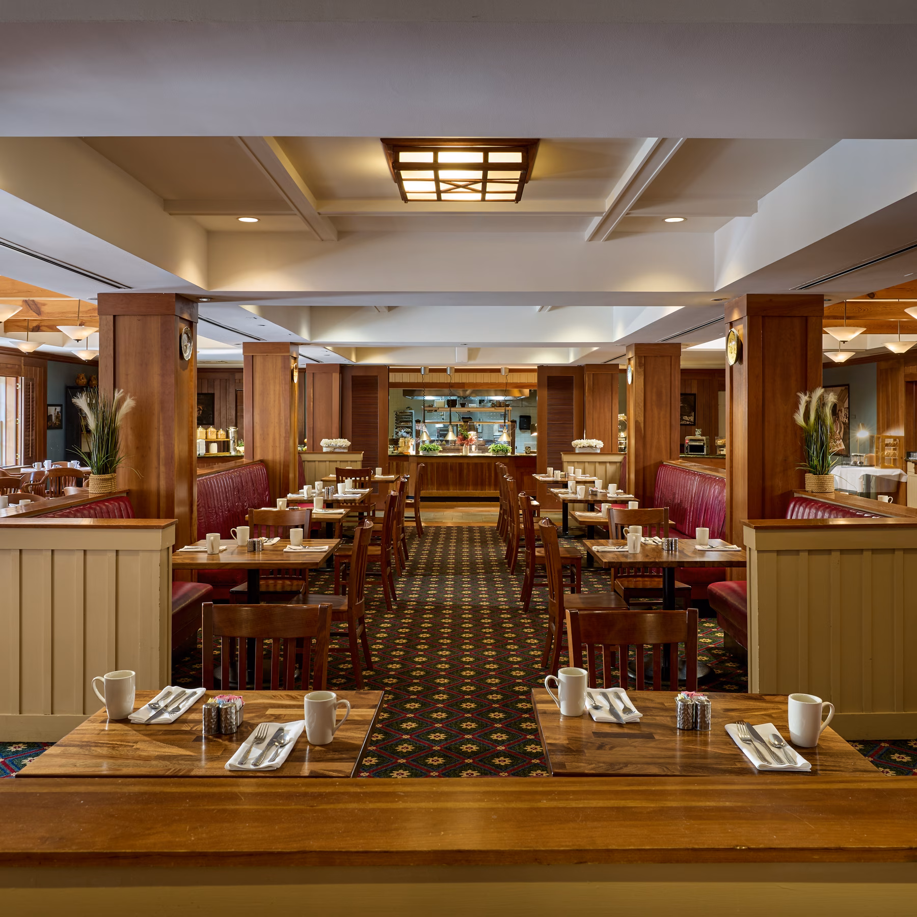 004_Traditions_Restaurant_Seating_PFHAK_21876 (1)