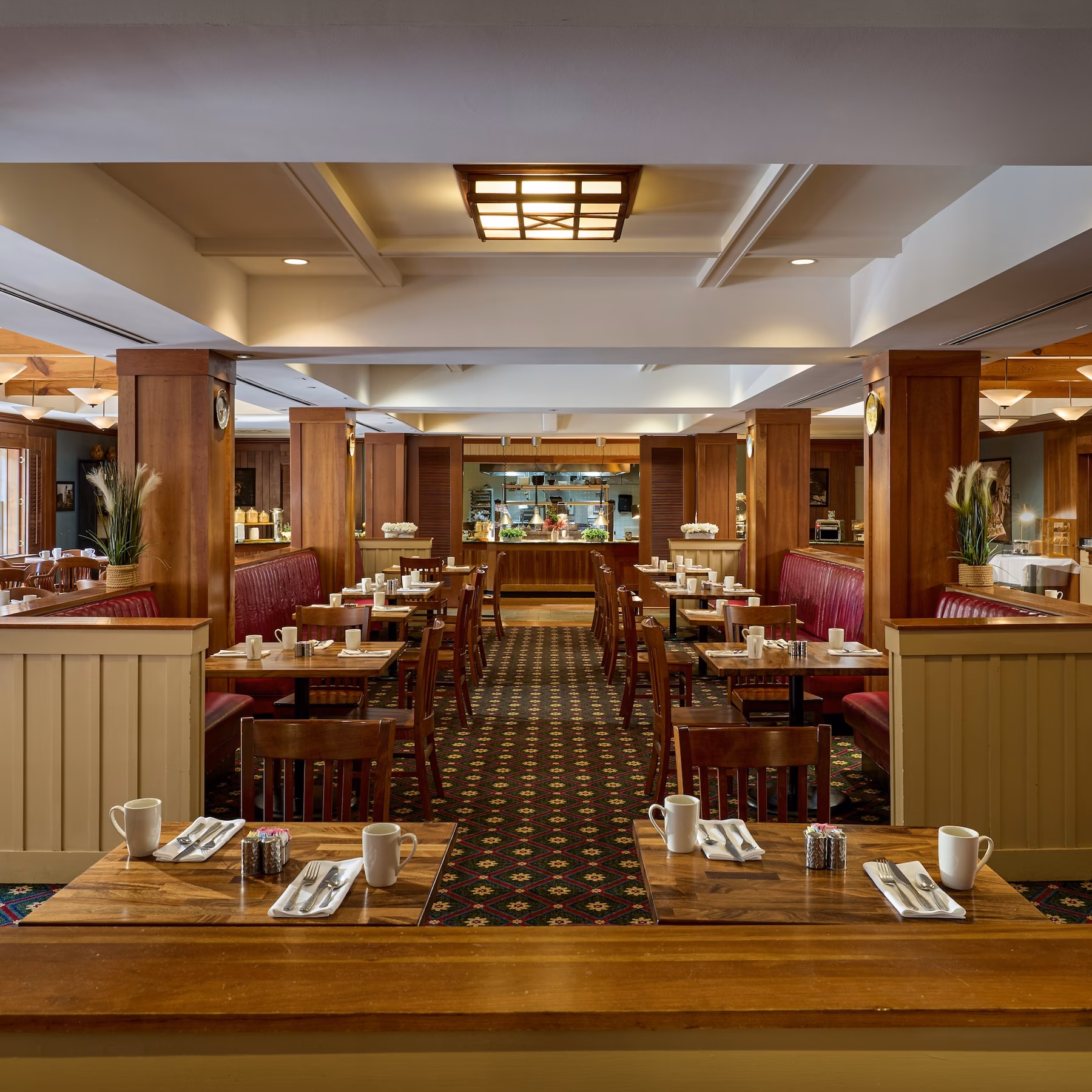 004_Traditions_Restaurant_Seating_PFHAK_21876 (3)