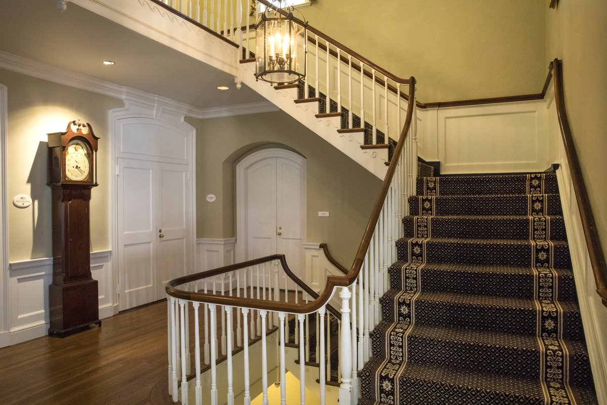 232A1022 Inn Staircase