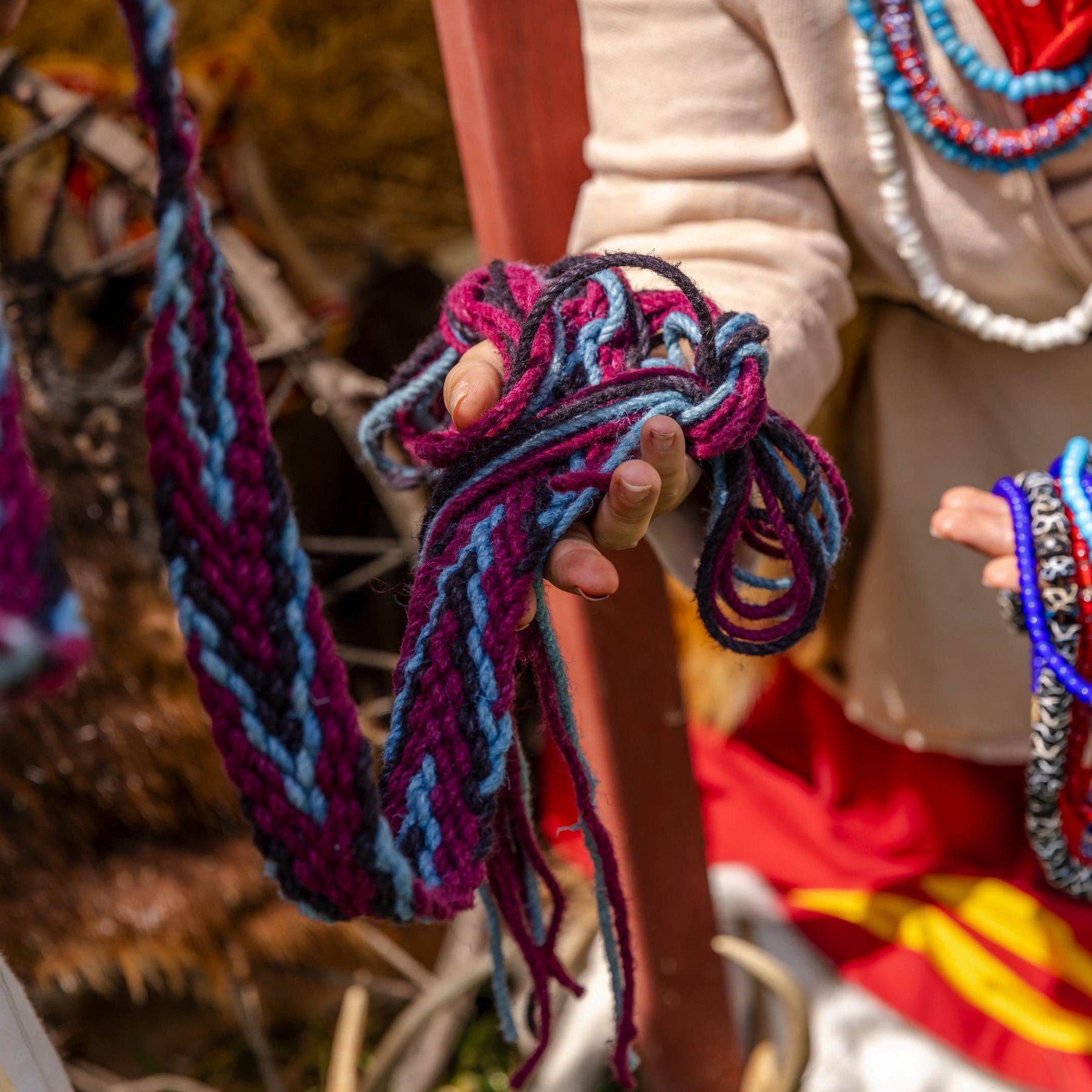 American Indian women trading goods