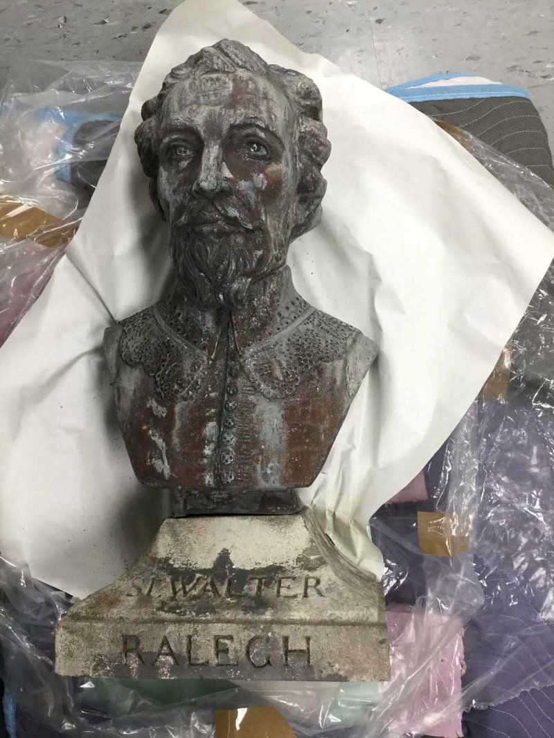 Figure-1---bust-after-removal-from-Raleigh-Tavern2