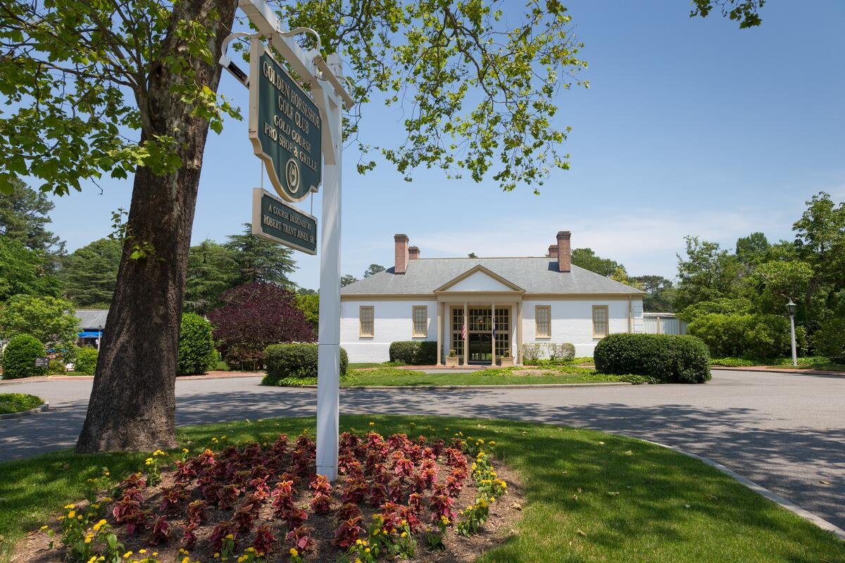 Gold Course Clubhouse Entrance