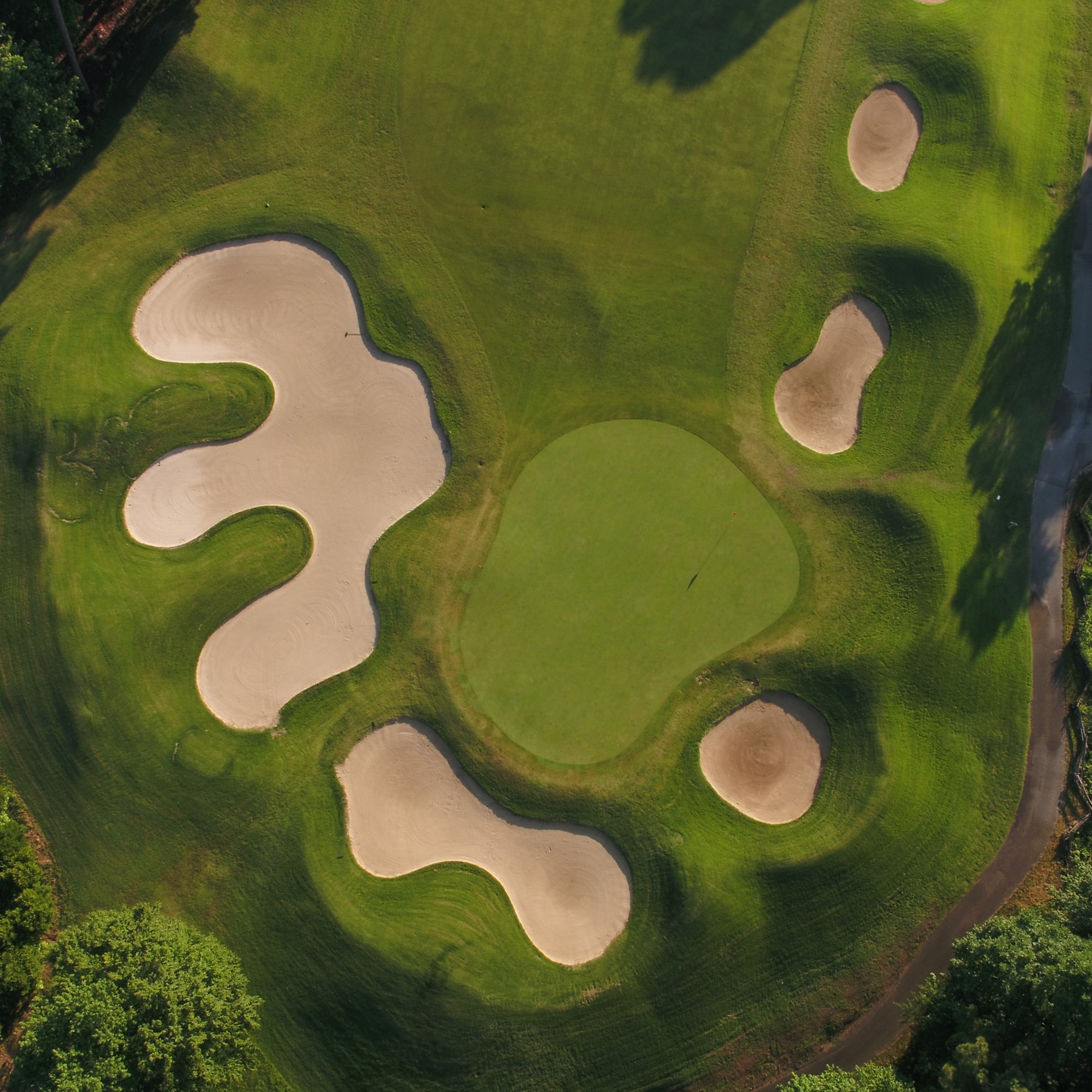 Green Course olwith Bunkers & Pond Aerial