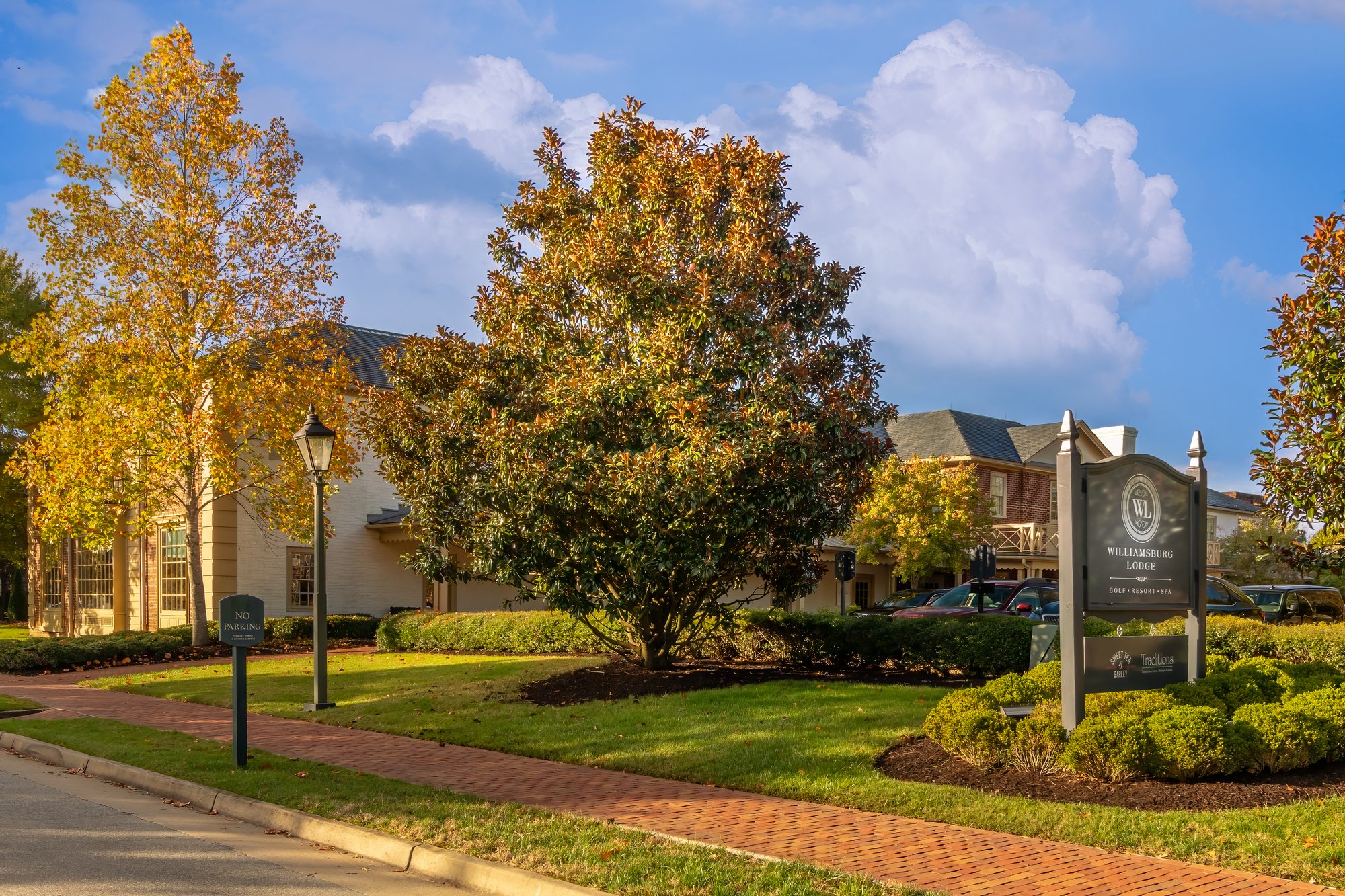 View of the Williamsburg Lodge from South England Street