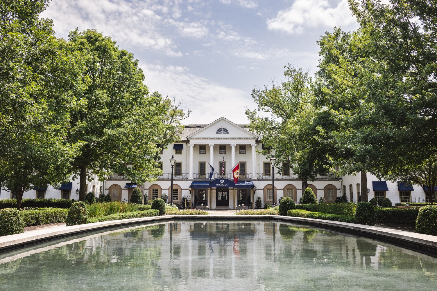 Williamsburg Inn Exterior Reflection Pond at Day Time