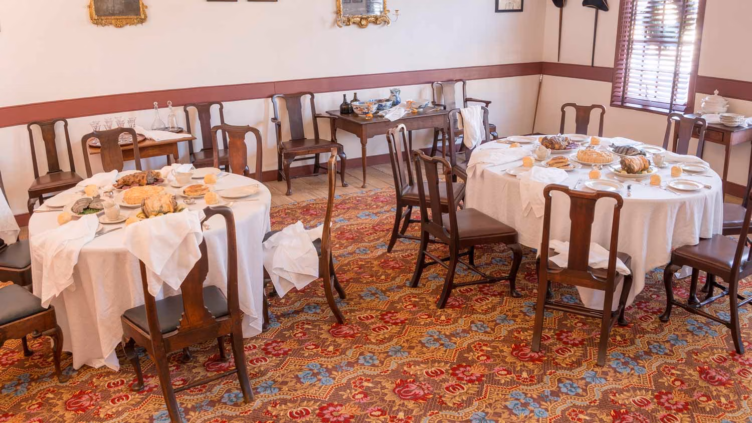 _enslavedtavernsFigure-8