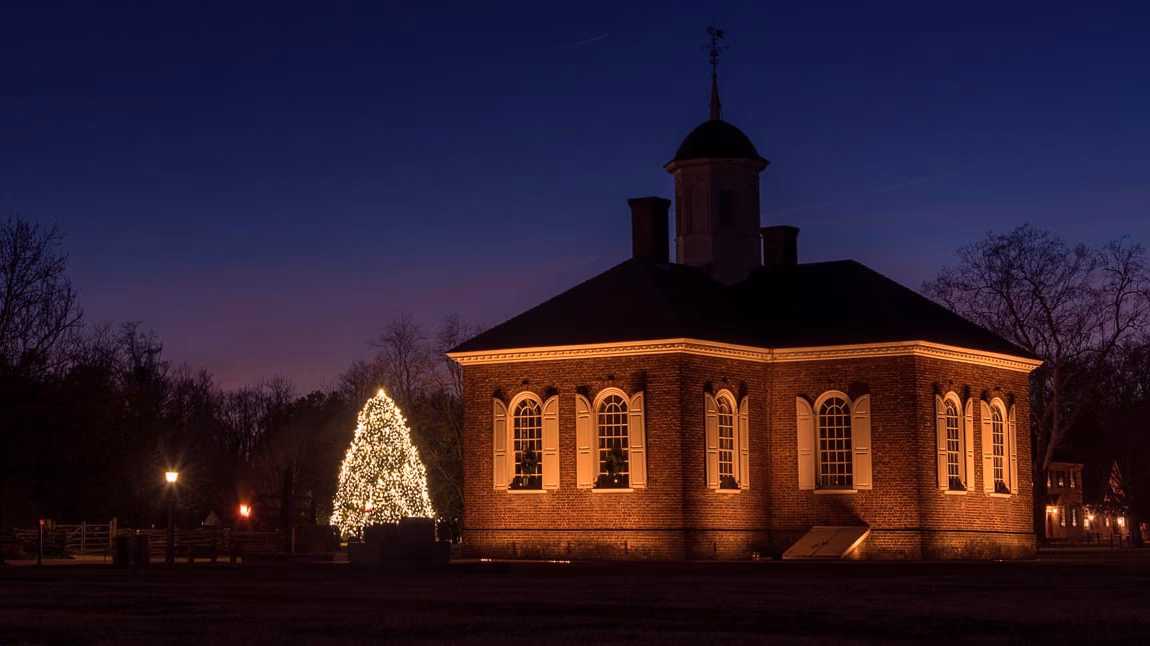 christmas-tree-courthouse-holiday-2018_2.jpg
