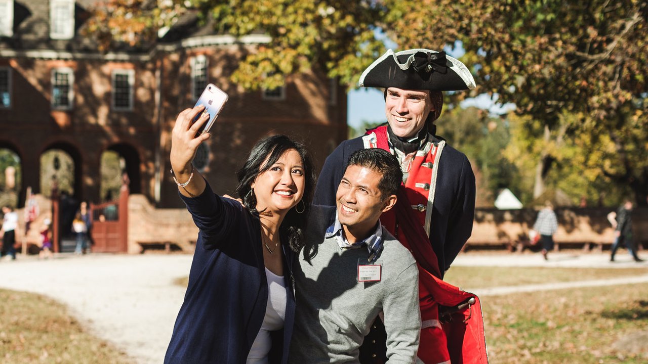 Family and George Washington selfie