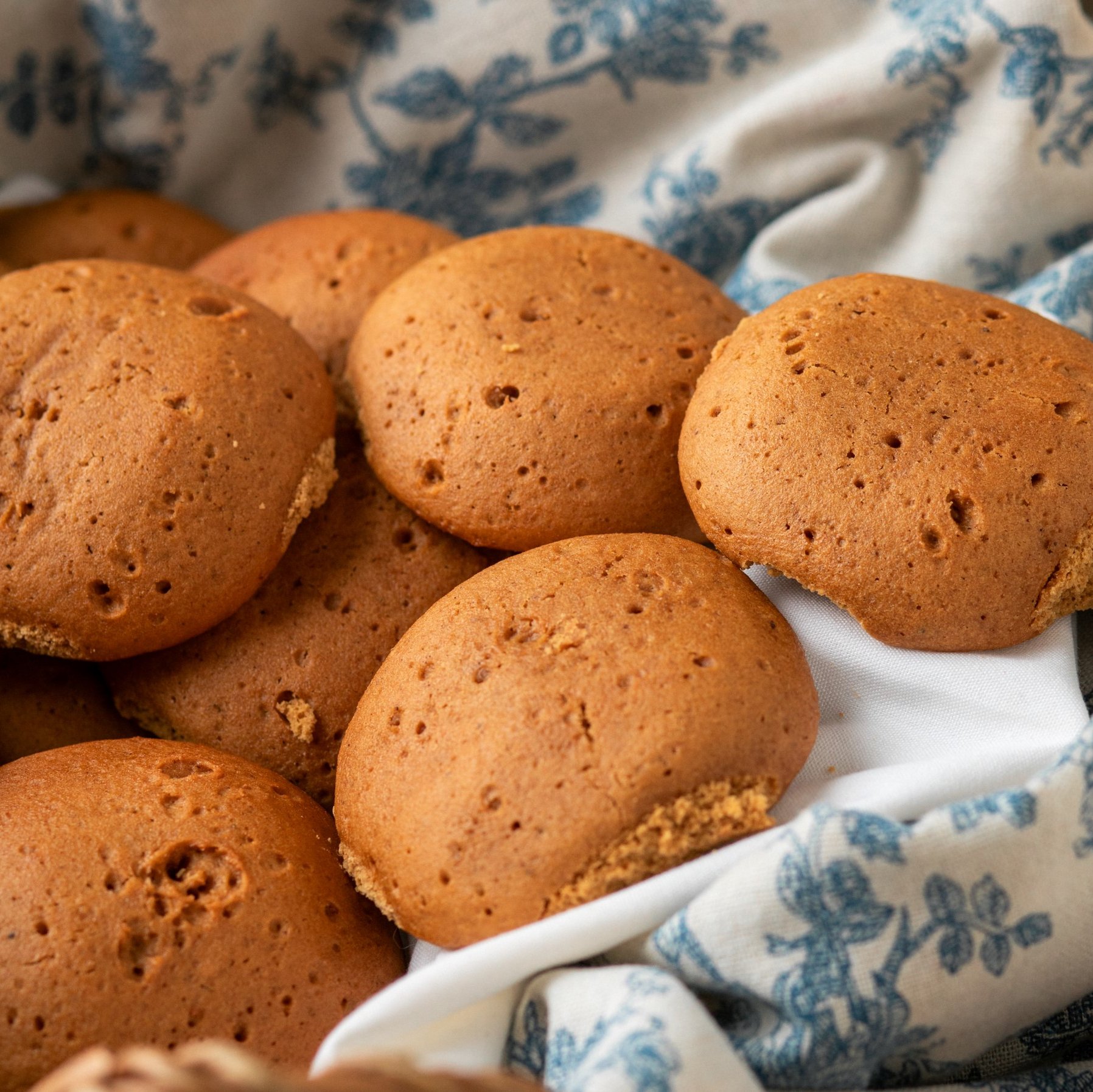 fresh ginger cakes in a basket at Raleigh Tavern Bakery