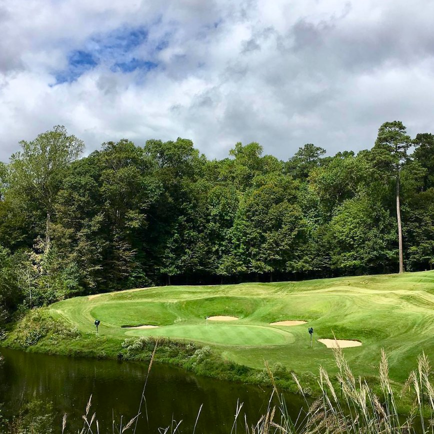 green course hole 11