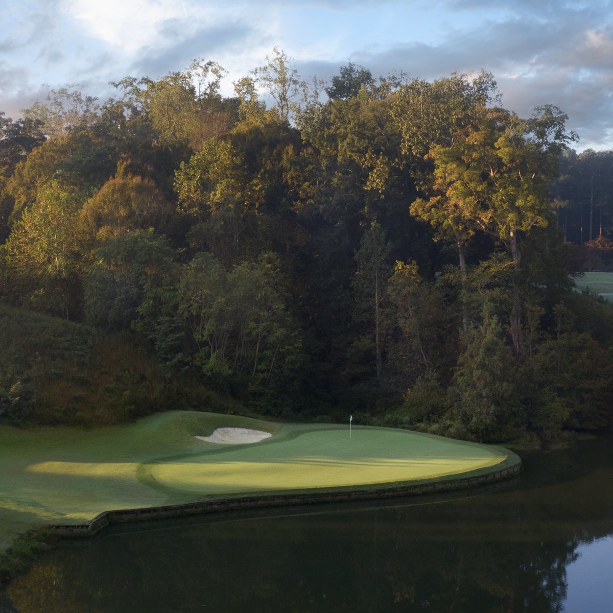 hole 12 Gold Course at Fall