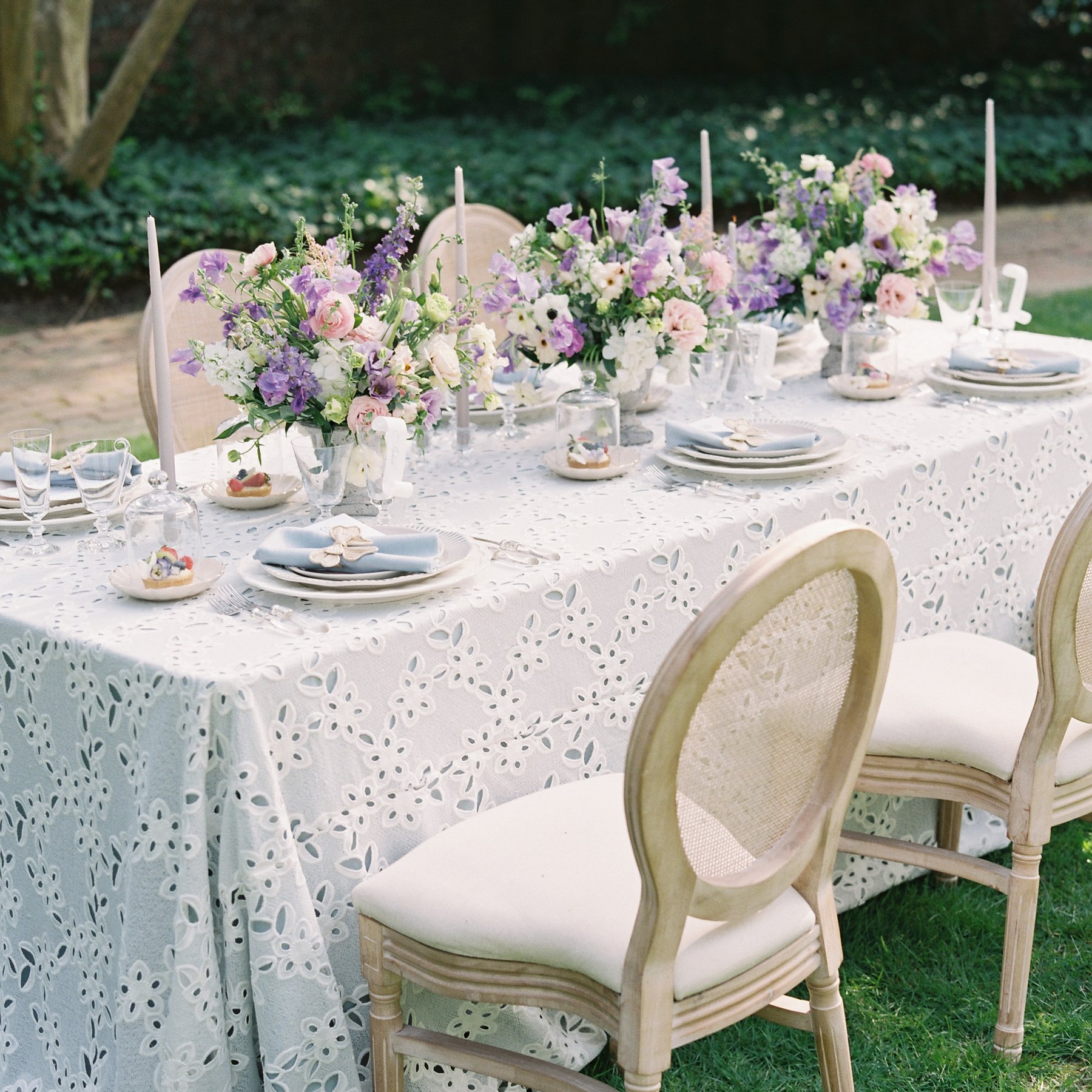 oval garden table dining setup