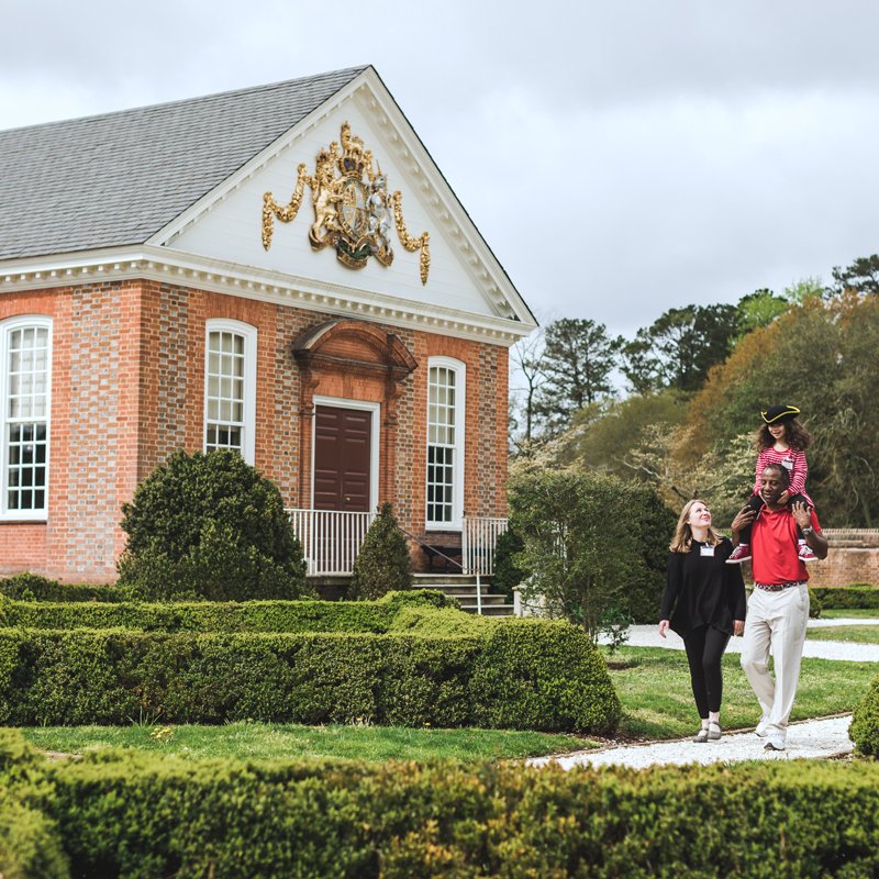 quinn_family_palace_garden_shoulders