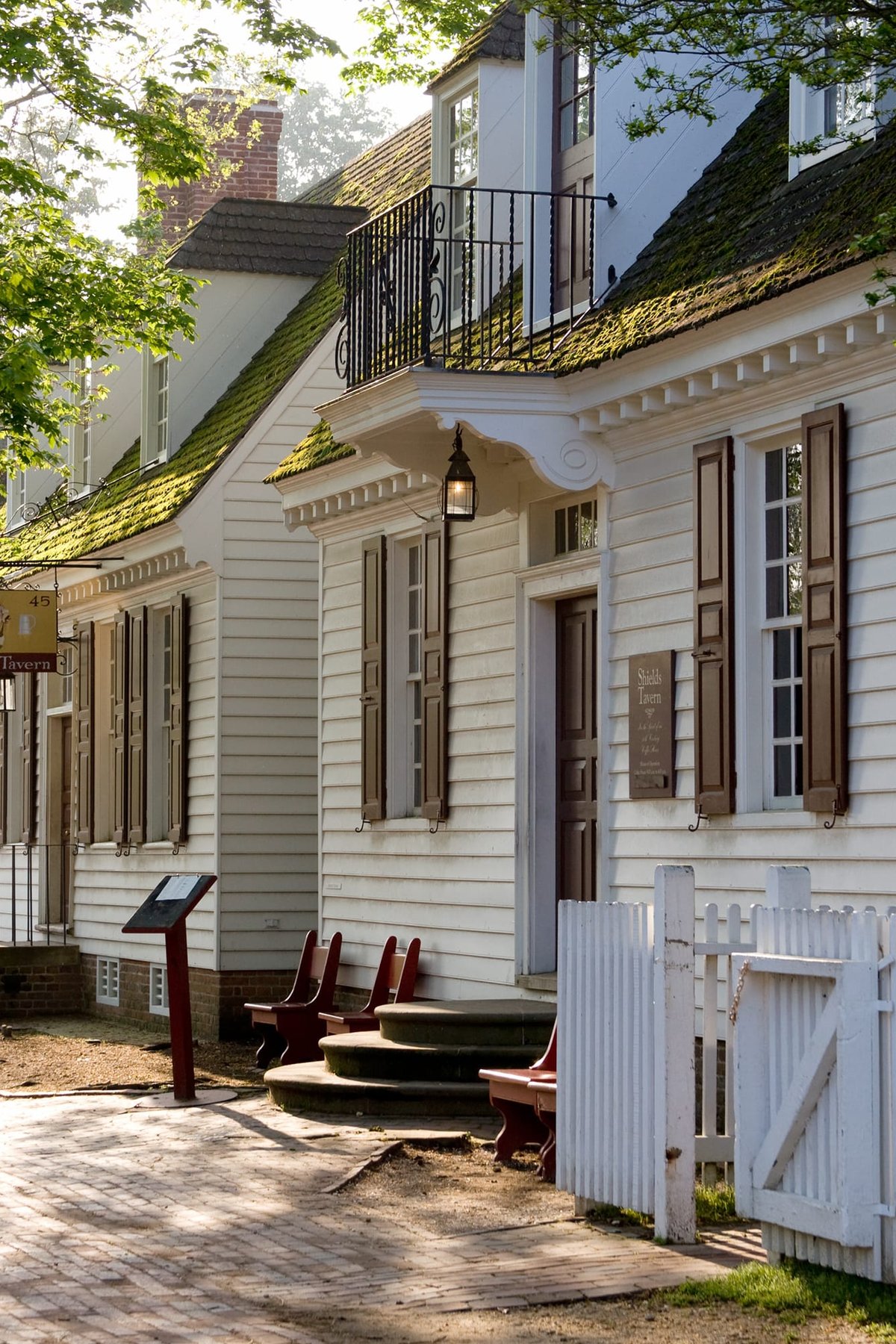 shields-tavern-outside.jpg