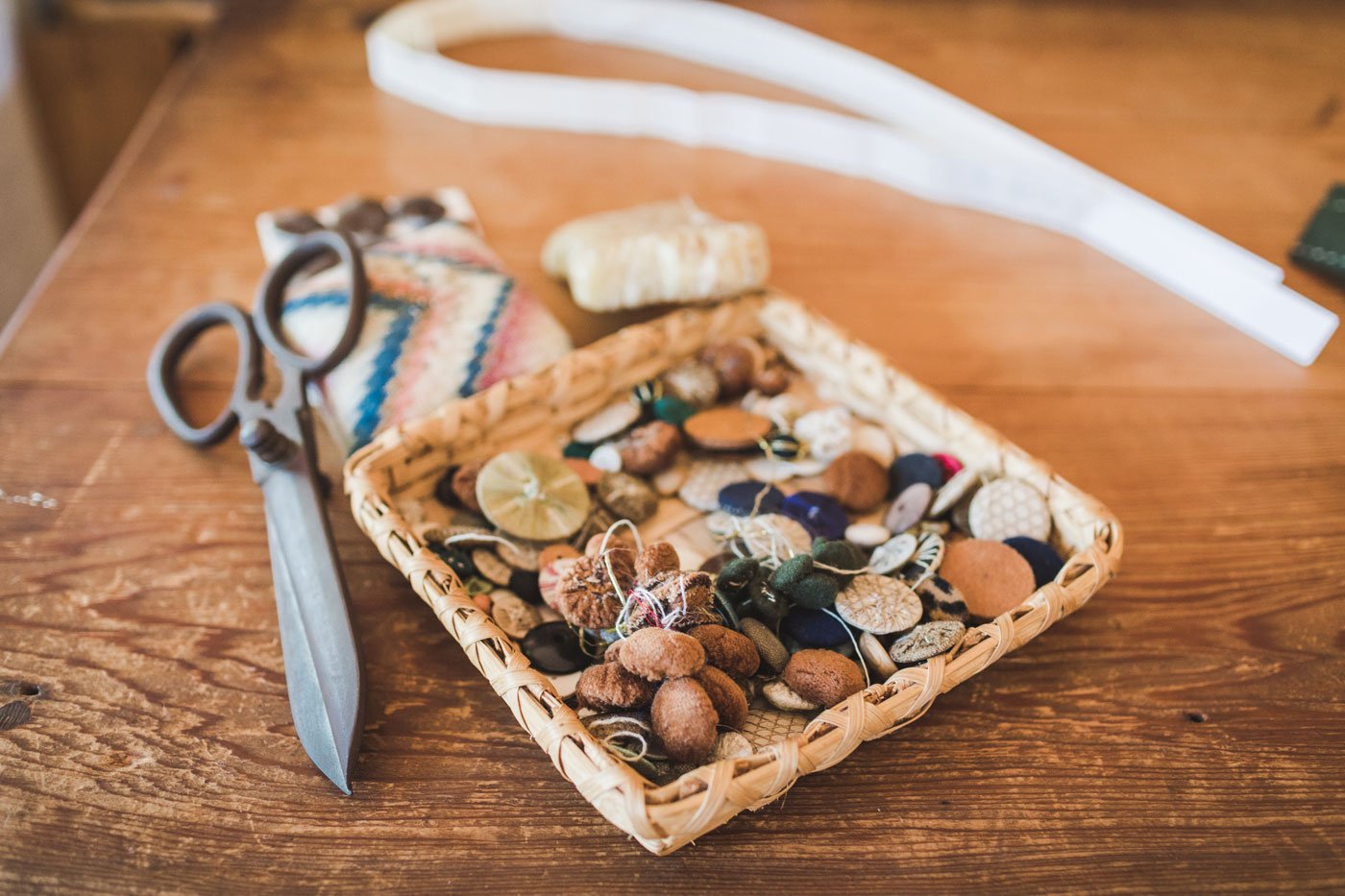 tailor-basket-buttons-scissors